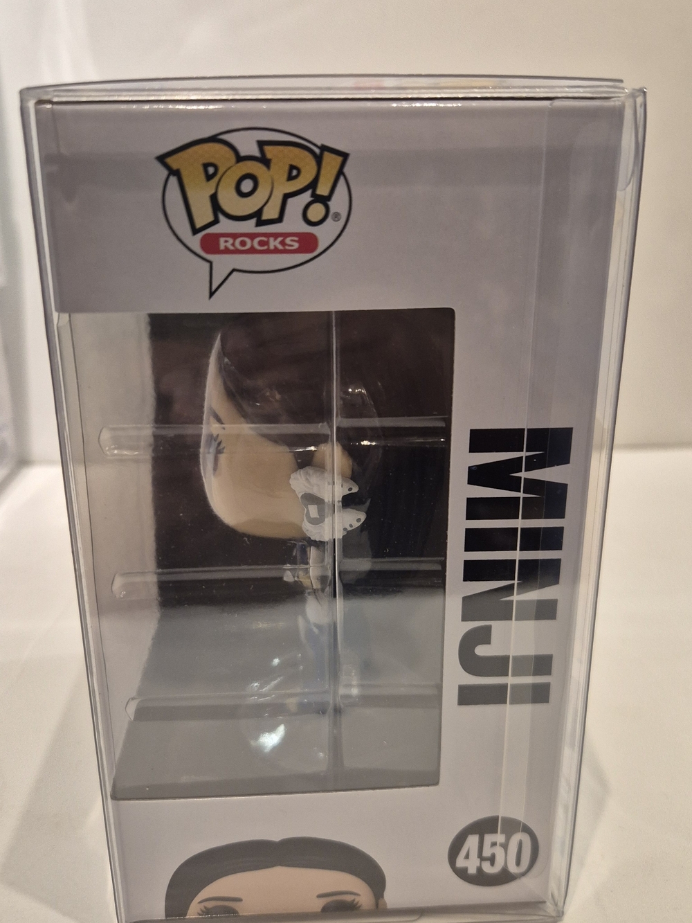 Funko Rocks Minji + Protector #450 - Picture 4 of 5